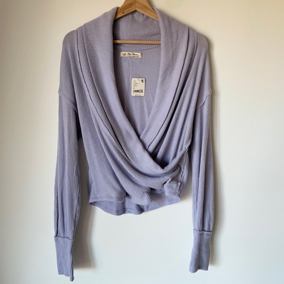 NEW Free People We The Free Hold Me
Close Pullover - Picture 12 of 16